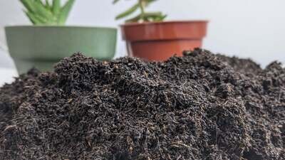 Paonia Soil Co Worm Castings 1 cubic foot 28.3 liter 30 pound 14 kilogram 1/ each