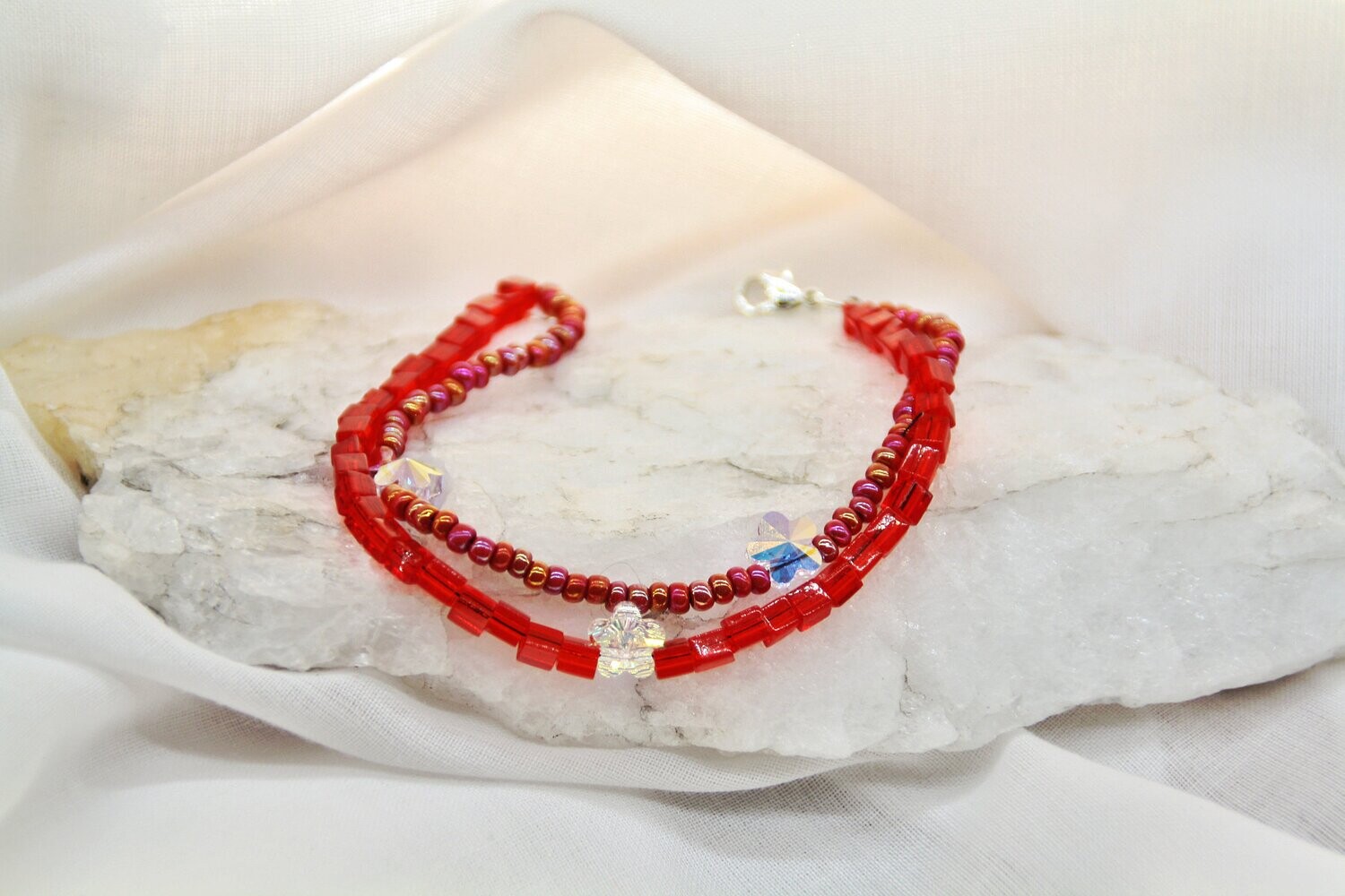 Armband in feurigem Rot, aus preloved Perlen
