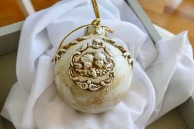 Weihnachtskugel im Shabby Chic
