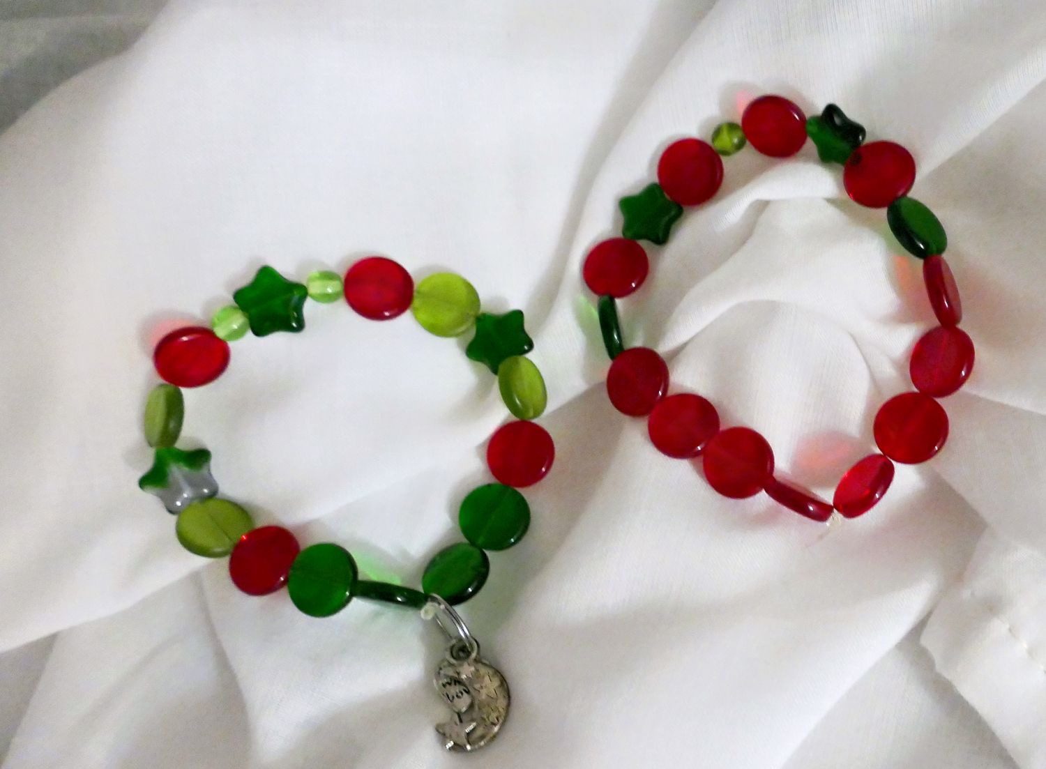 Upycling-Armband in grün und rot