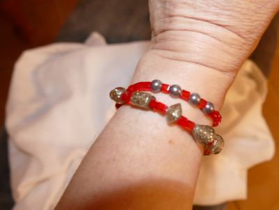 Doppelreihiges Armband Upycling aus Secondhand-Perlen