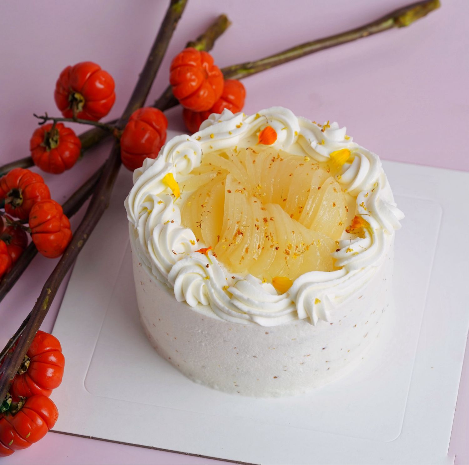 Pear &amp; Osmanthus Honey Fresh Cream Cake