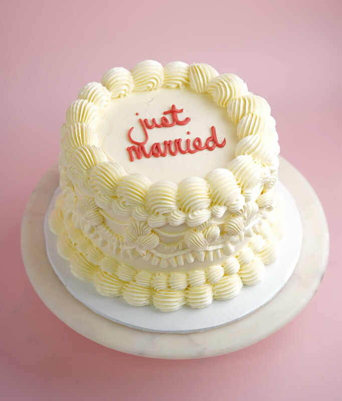 Signature Vintage Cake