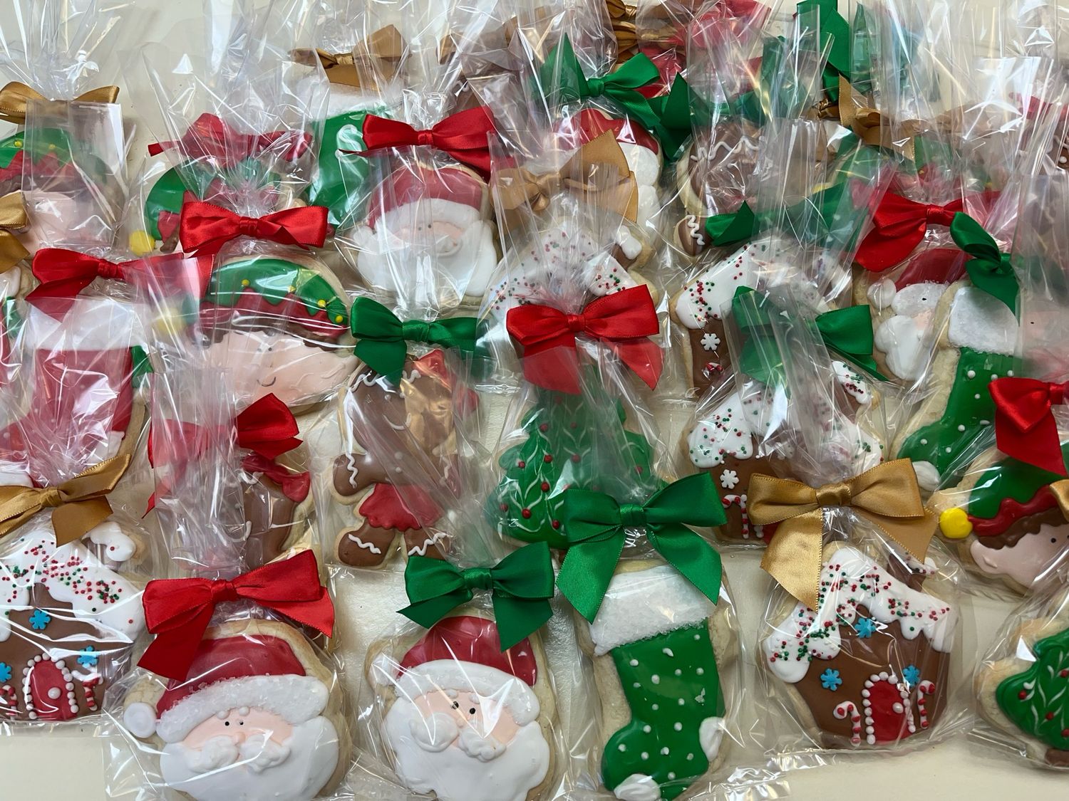 6 Decorated Christmas Cookies