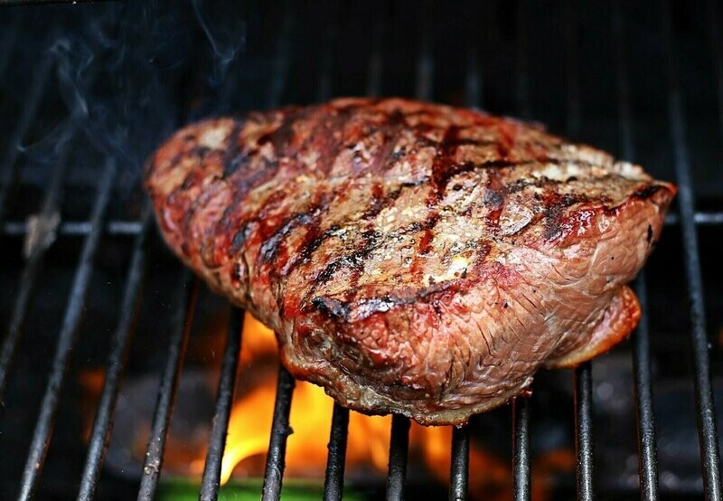 Bio Tafelspitz (zum Schmoren oder für die Suppe) / Picanha Steak (für Grill) Bio Tafelspitz (zum Schmoren oder für die Suppe) / Picanha Steak (für Grill)