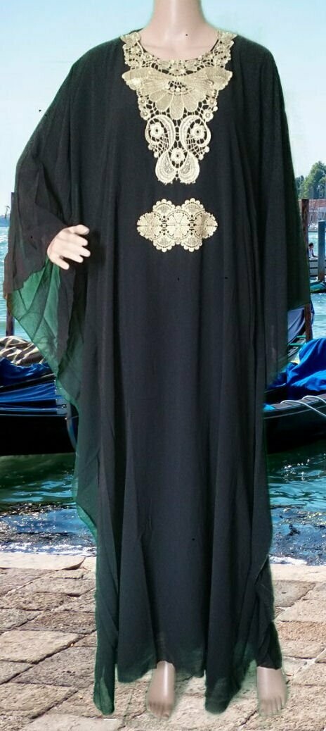 Chiffonkleid Stickerei.  DE-Größe 48/50