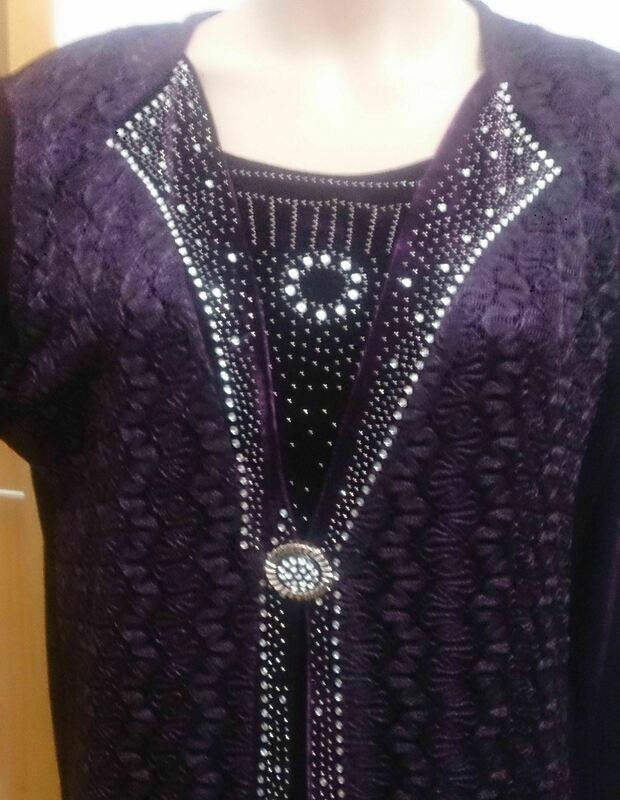 Modell "Pearls". Aubergine. DE-Größe 44/46