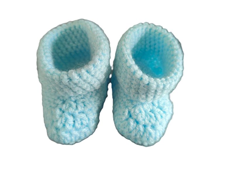 Babybooties für Neugeborene. Hellblau
