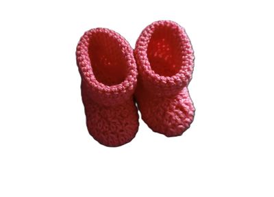 Babybooties für Neugeborene. Farbe Apricot