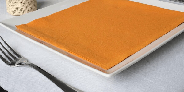 Servilleta air laid 40x40 cm. Plegado 1/4.  Caja de 800 und. NARANJA