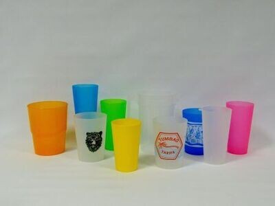 Vasos de plástico duro reutilizables
