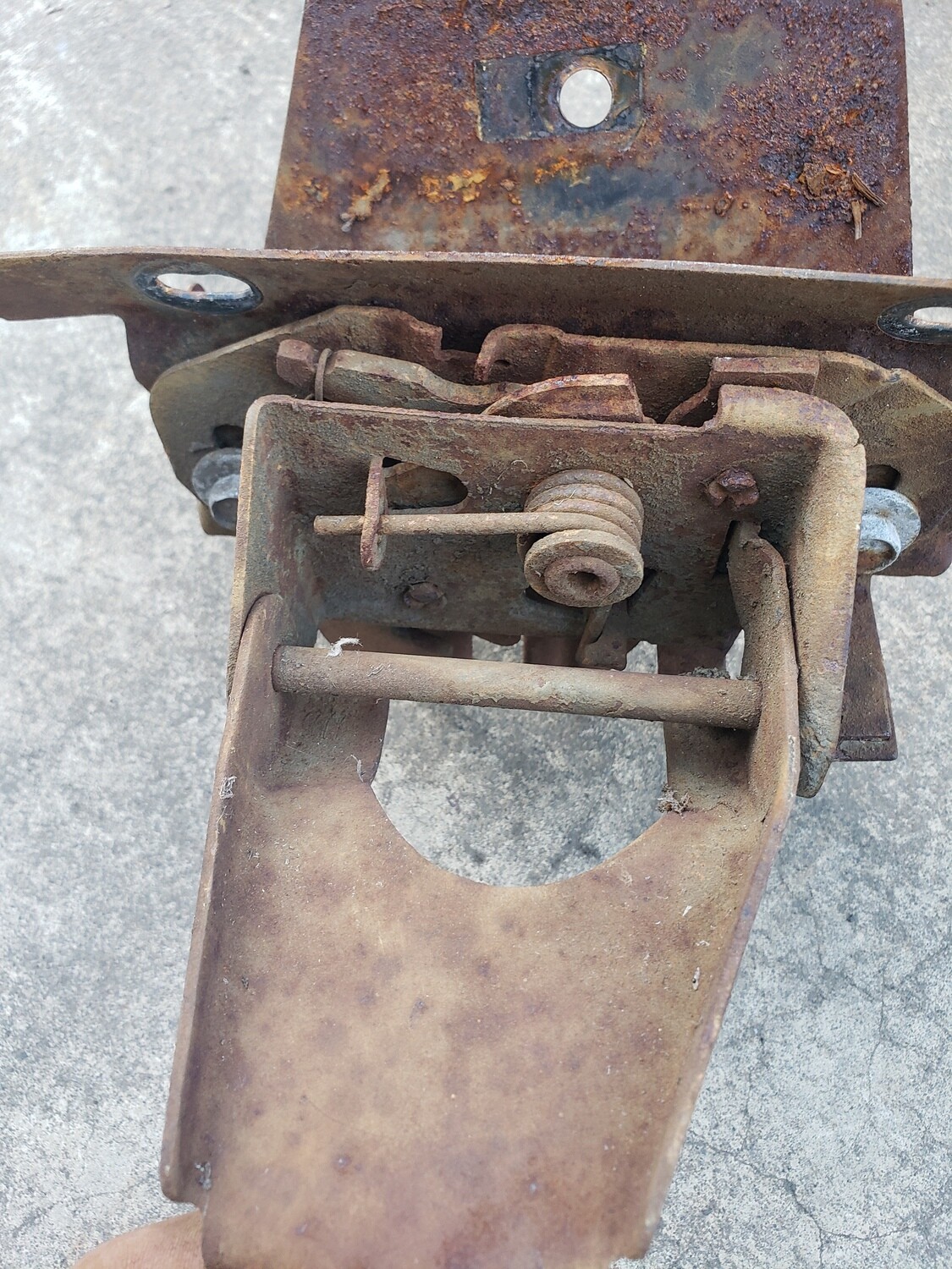 1970 1971 hood latch and bracket