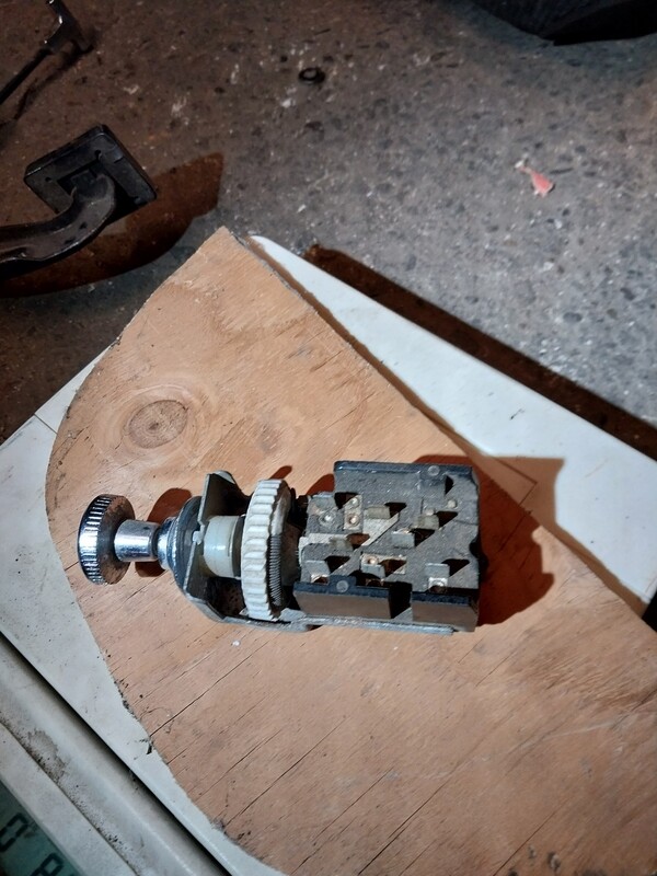 Headlight switch