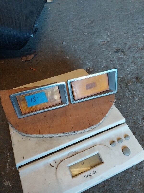 Marker light pair