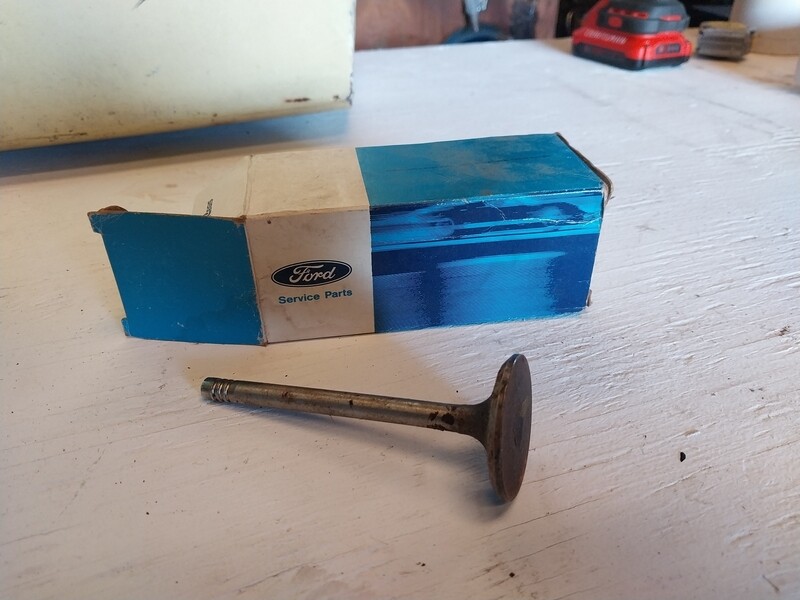 NOS Ford valve STD