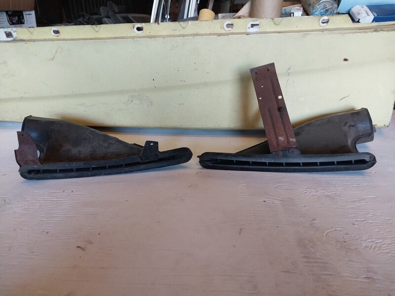 72-76 front window defrost vents pair