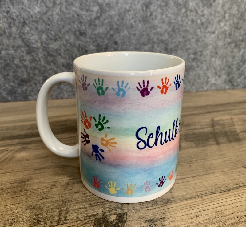 Tasse aus Keramik "Schulkind 2023" Schrift, verschiedene Schriftfarben