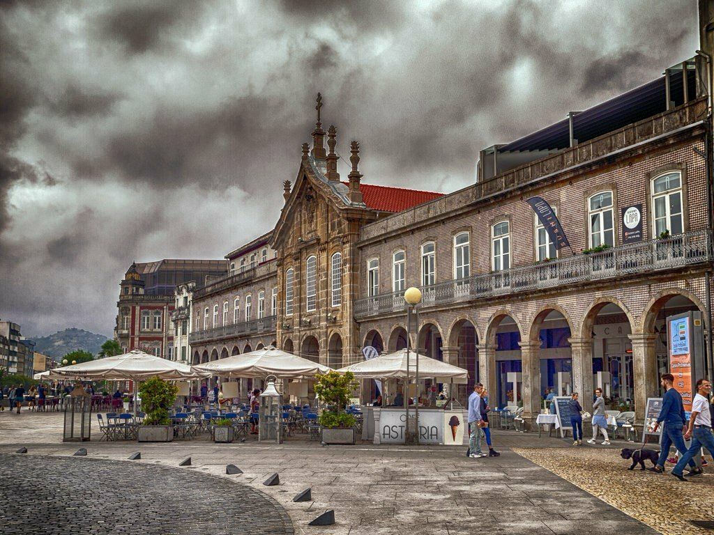 Braga ↔ Porto / Pktransfer provides transportation from Porto Airport to various locations in and around Porto, Portugal.