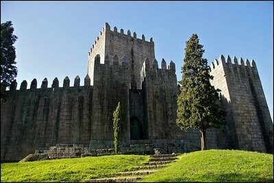 Guimarães ↔ Porto Private Transfer