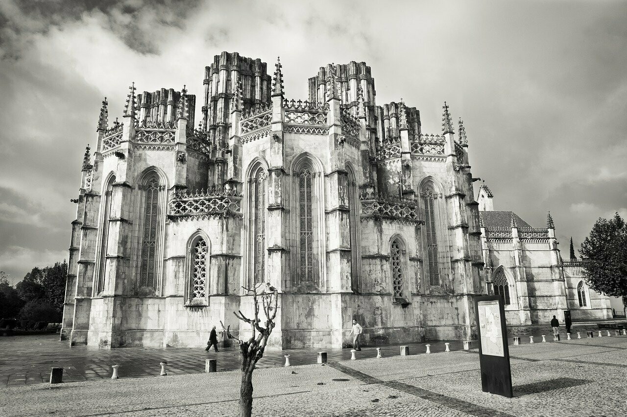 Batalha ↔ Porto Airport Private Taxi Transfer