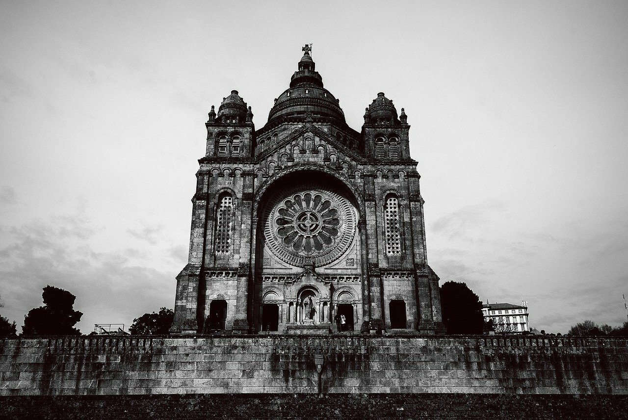 Braga, Guimarães, Viana do Castelo & Valença Private Tour from Porto