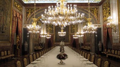 Porto Airport ↔ Madrid Private Transfer Royal Palace of Madrid