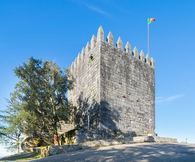 Porto Airport ↔ Póvoa de Lanhoso Private Transfer Lanhoso Castle, Póvoa de Lanhoso