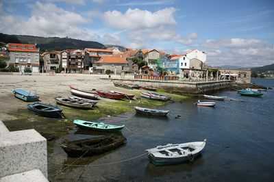 Porto Airport ↔ Combarro Private Transfer Traditional houses in Combarro