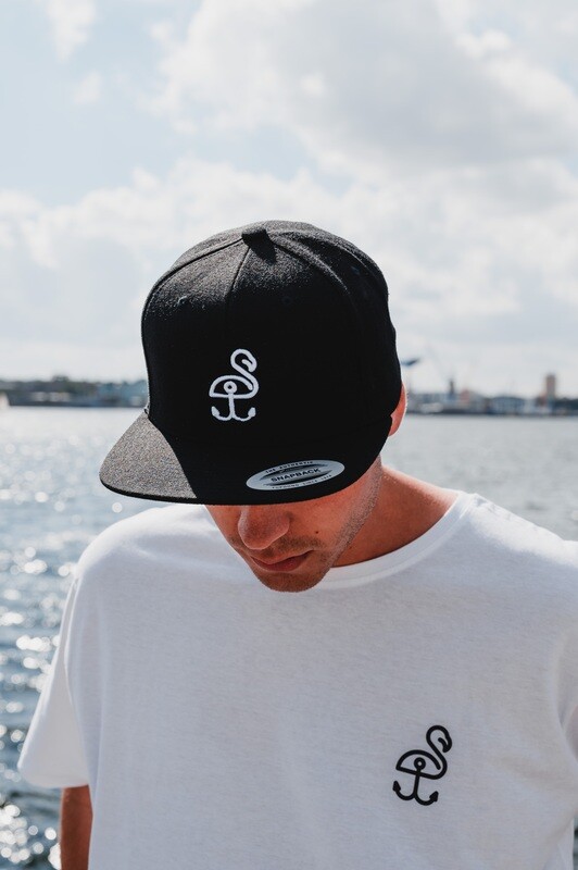 SANDHAFEN Snapback Cap Black