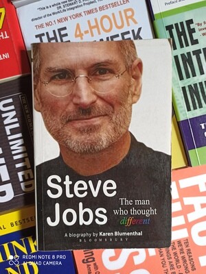 Steve Jobs: The Man Who Thought Different: A Biography
Book by Karen Blumenthal