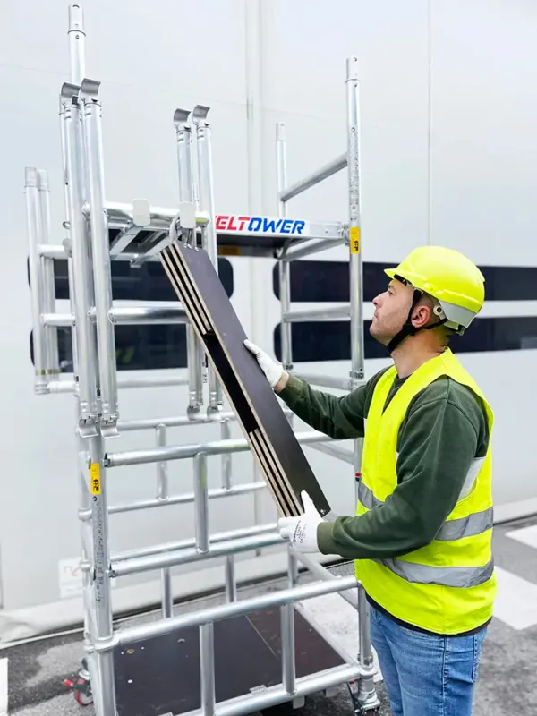 SVELTOWERPLUS- SET FERMAPIEDI