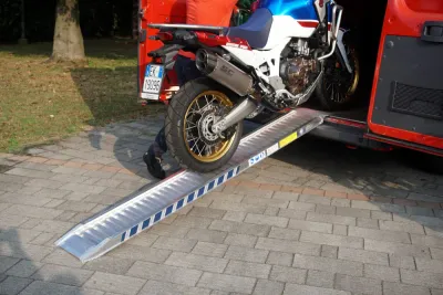 Rampa curva moto bassa altezza da terra