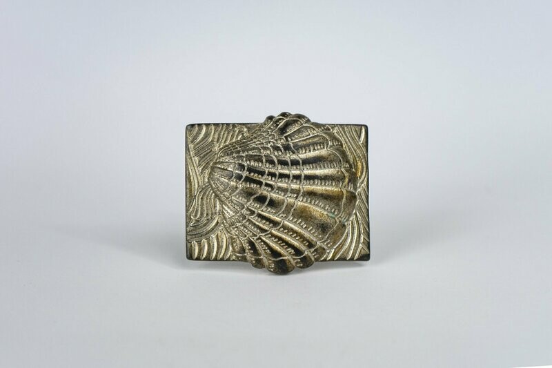 Muschel Relief white silver