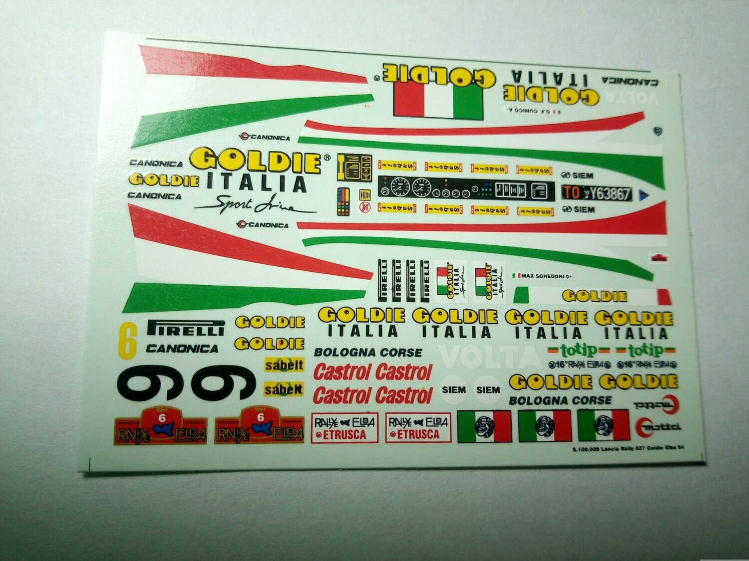 Lancia Rally 037 con decals