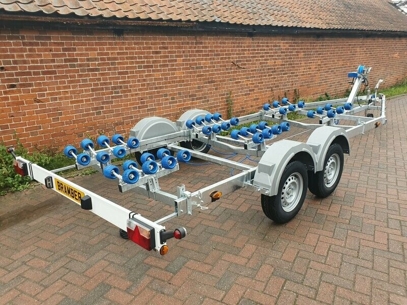 SRG4/190 2500 kg GVW, for boats up to 5.9m