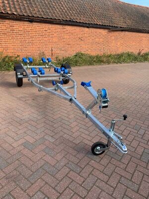RG2/400 Basic 600 kg GVW, for boats up to 4.5m