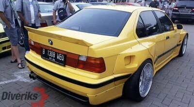 Rolling Elegance Wide Body Kit für BMW E36 Limousine