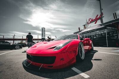 Rolling Elegance Halbcarbon Wide Body Kit für Ferrari 458