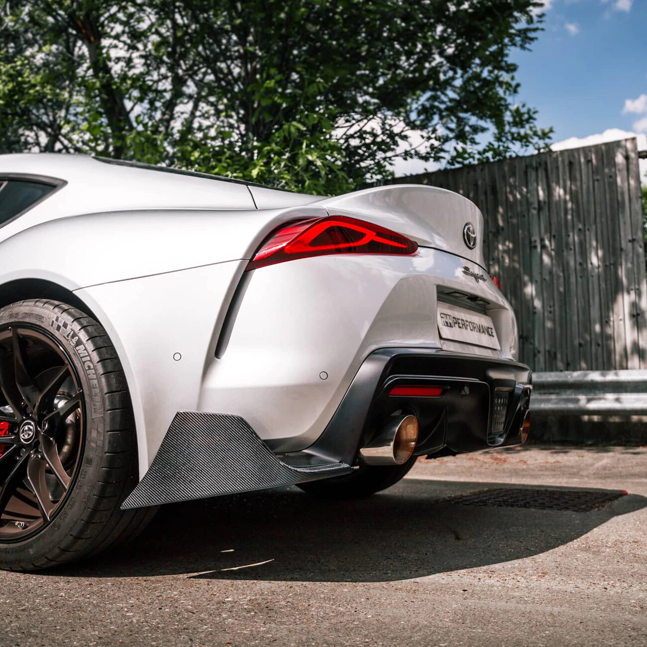 MHC Carbon Seitenteile für Toyota Supra A90