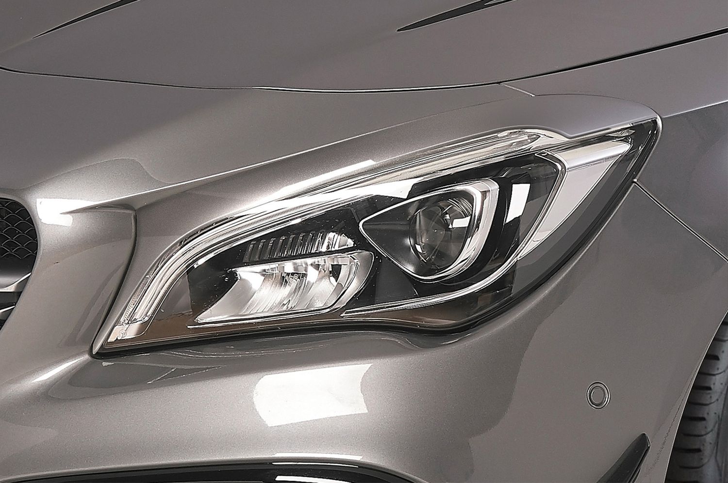 Scheinwerferblenden für Mercedes-Benz CLA X117 / C117 SB283 Scheinwerferblenden für Mercedes-Benz CLA X117 / C117 SB283