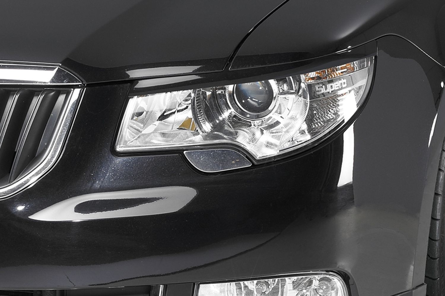Scheinwerferblenden oben für Skoda Superb 2 SB156 Scheinwerferblenden oben für Skoda Superb 2 SB156