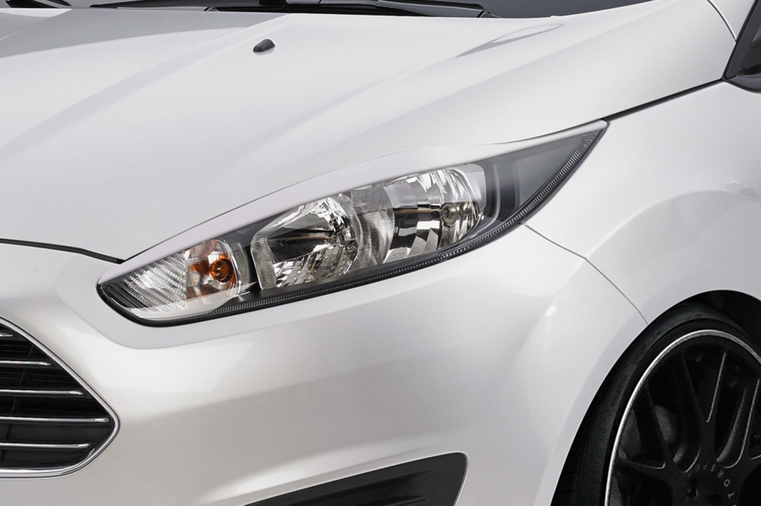 Scheinwerferblenden für Ford Fiesta MK7 SB210 Scheinwerferblenden für Ford Fiesta MK7 SB210