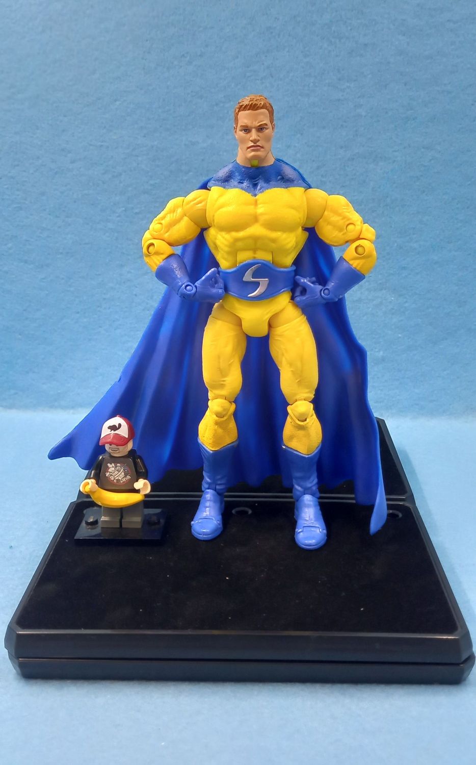 MARVEL LEGENDS SENTRY (P/O)