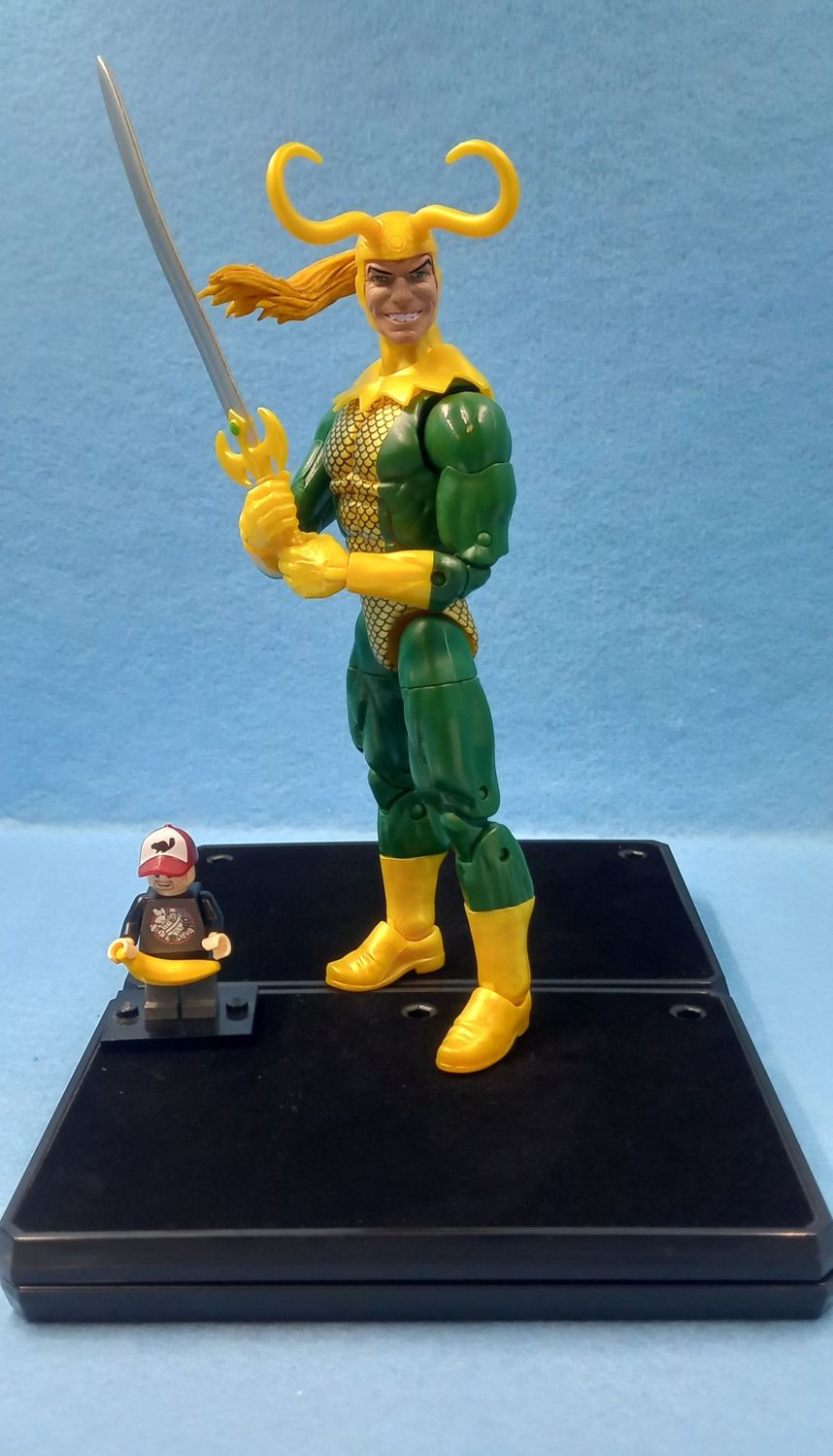 MARVEL LEGENDS LOKI (P/O)