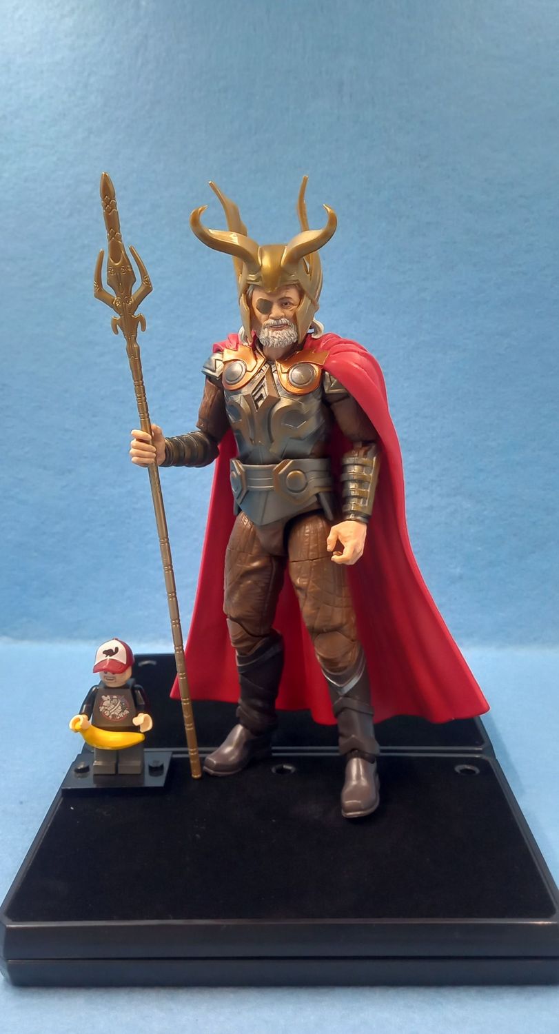 MARVEL LEGENDS ODIN (P/O)