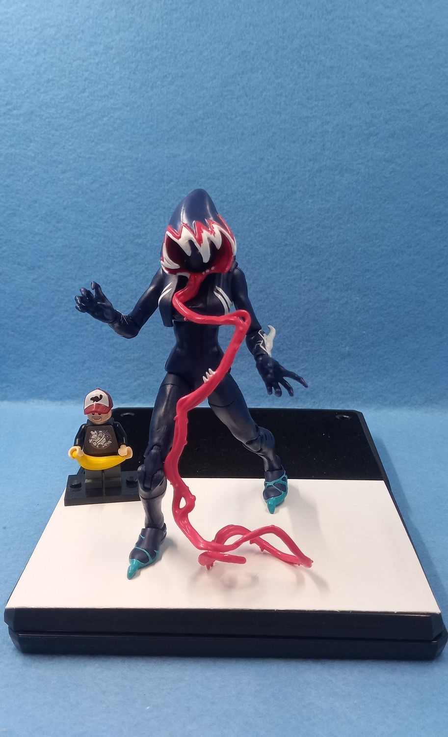 MARVEL LEGENDS GHOST SPIDER (P/O)