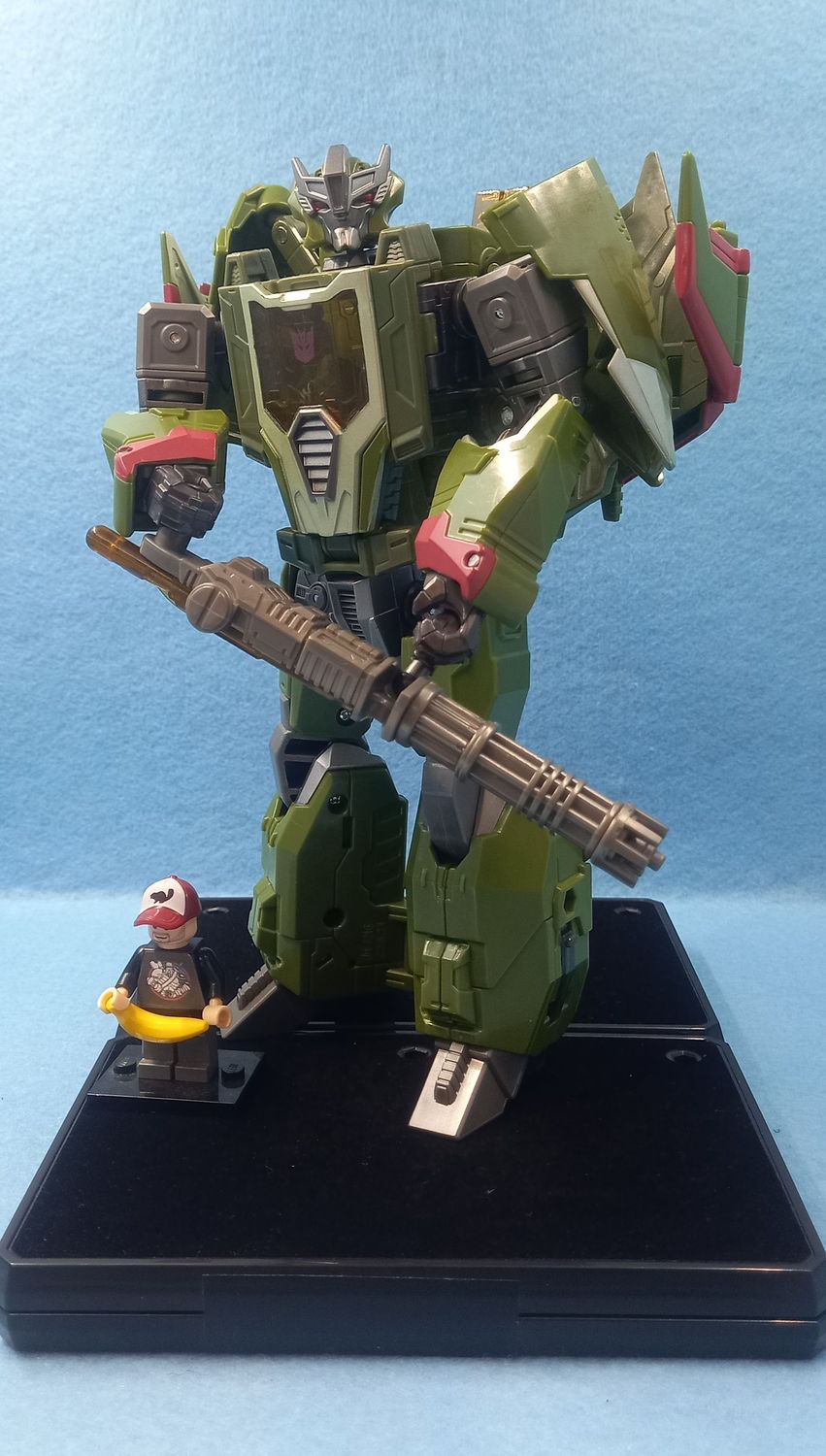 TRANSFORMERS SKYQUAKE (P/O)