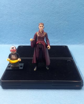 STAR WARS 3.75&quot; QUEEN AMIDALA (P/O)