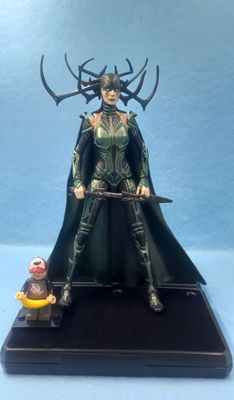 MARVEL LEGENDS HELA (P/O)