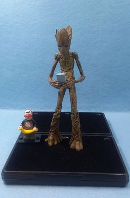 MARVEL SELECT GROOT (P/O)